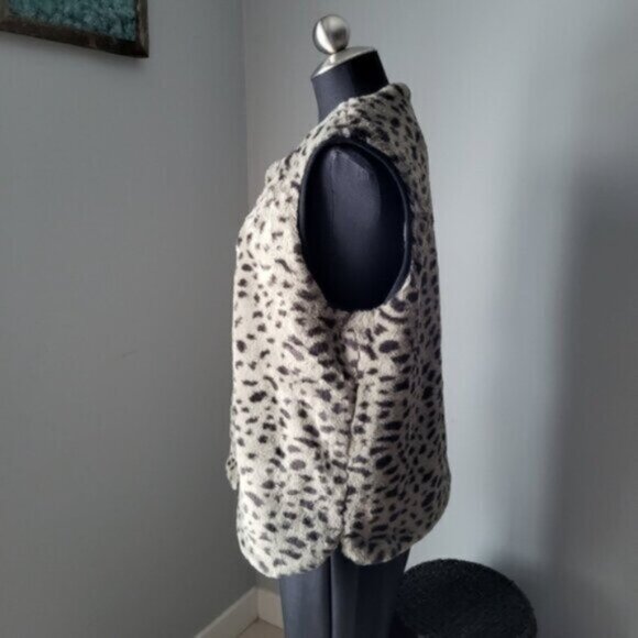 YEST Reversible  Plaid/Leopard Print Vest NWT Sz 6 - Picture 6 of 13